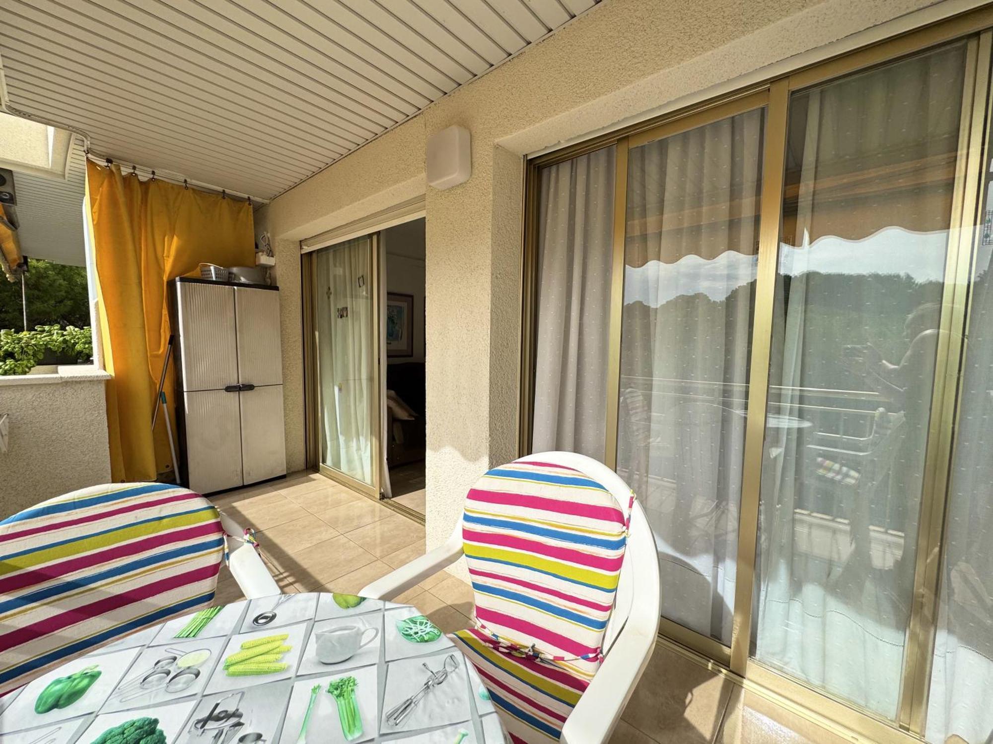 Apartsalou Penedes Apartment Exterior photo